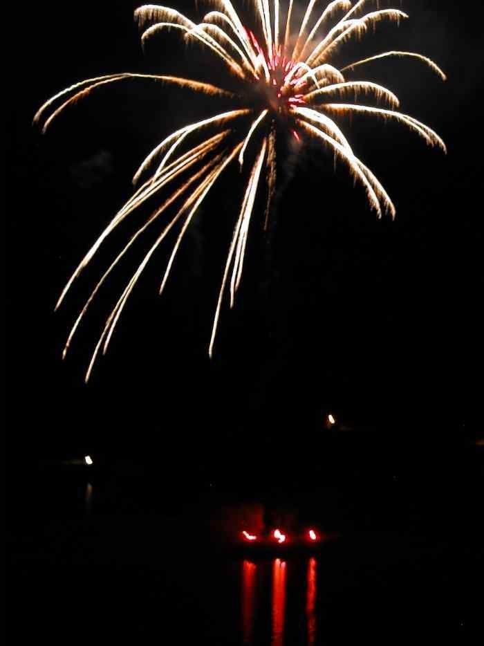 Fireworks 1 summer dog days e991f65cda8cad0d03a7ea8cd2674507 200310 092501