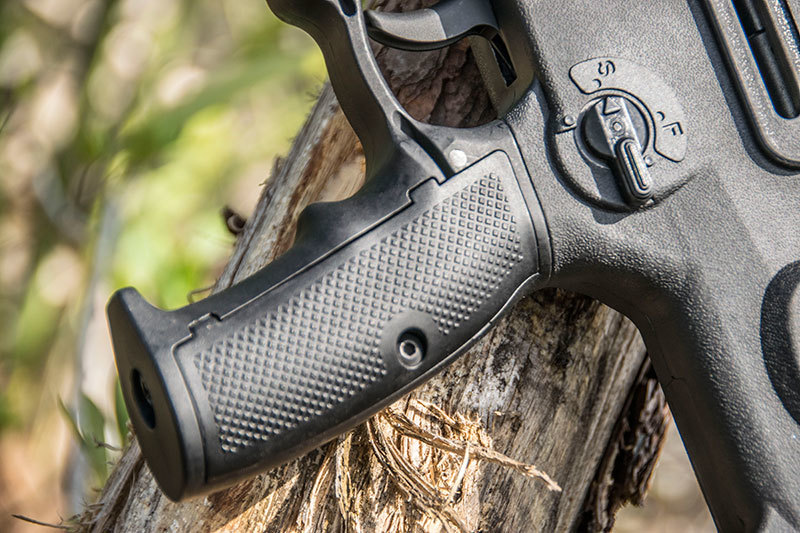 Now shooters who want to run a Tavor don’t have to utilize the oversized whole hand guard if they don’t want to – the new X95 is available with either a smaller trigger guard, or the full-sized one from the original Tavor.