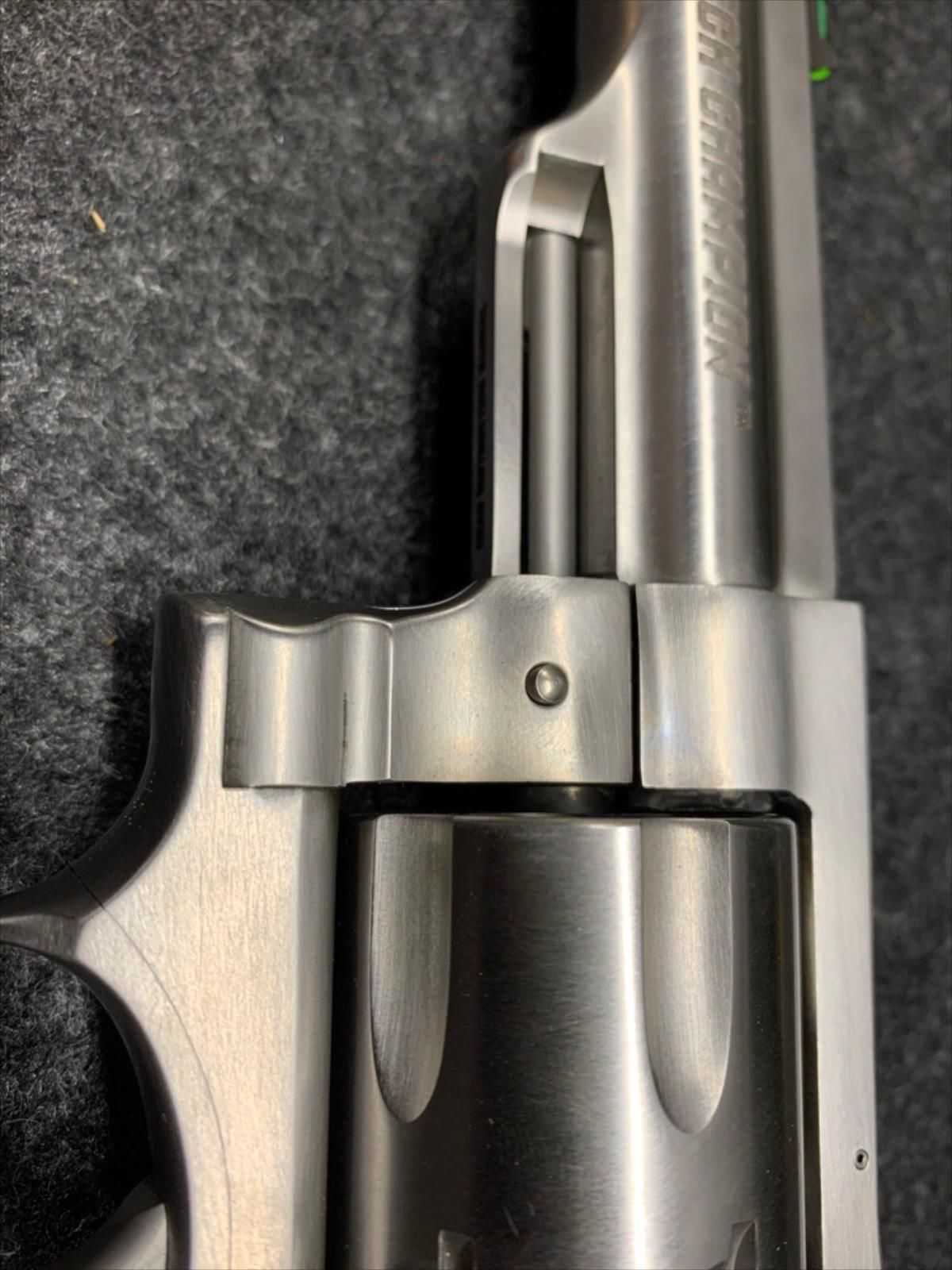 Revolver 3 e991f65cda8cad0d03a7ea8cd2674507