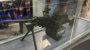 FN M249 S in case with belt e1453408082342 190104 101508 630209a8129d64644d9f3fa32254607a