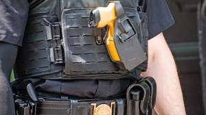 Less Lethal i Stock 1500340742