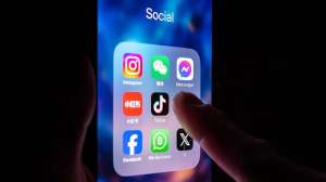 FB Tik Tok i Stock 2202186732