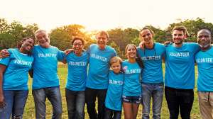 Volunteering i Stock 668214842