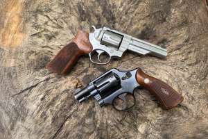 FD Revolver Rennaissance Classic Wood copy