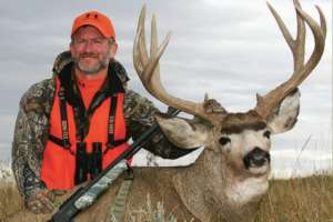 Bob Robb profile with mule deer