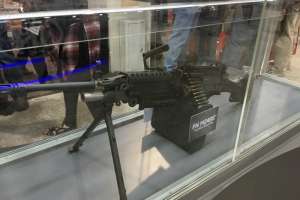 FN M249 S in case with belt e1453408082342 190104 101508